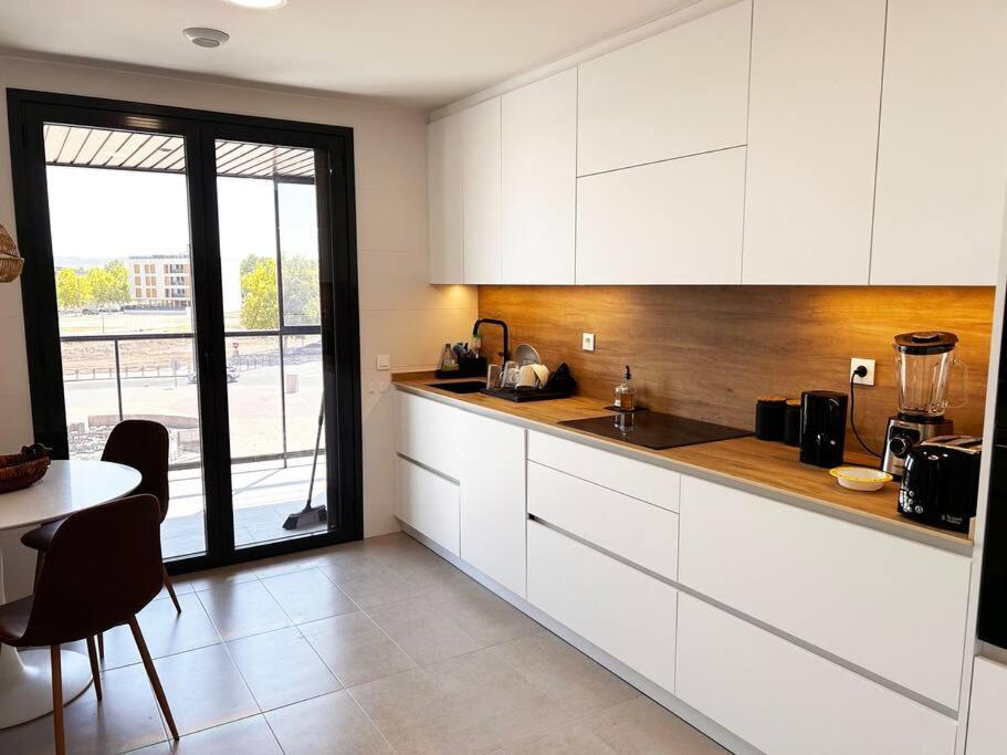 טלברה דה לה ריינה Apartamento De Cuatro Habitaciones En Talavera מראה חיצוני תמונה